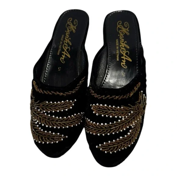 Huma Blanco HAND BEADED Slippers Black Velvet Elegant Beaded size 9 US women - Picture 2 of 8